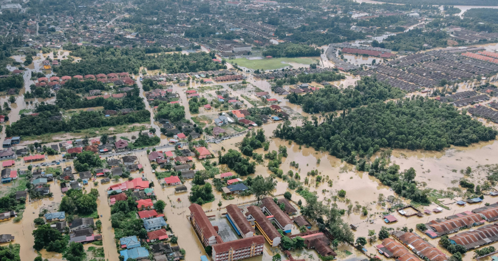 ai-gis-disaster-risk-flood-mapping